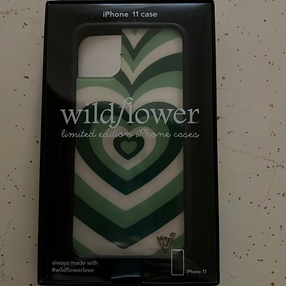 w i l d f l o w e r  c a s e - Picture 1 of 3